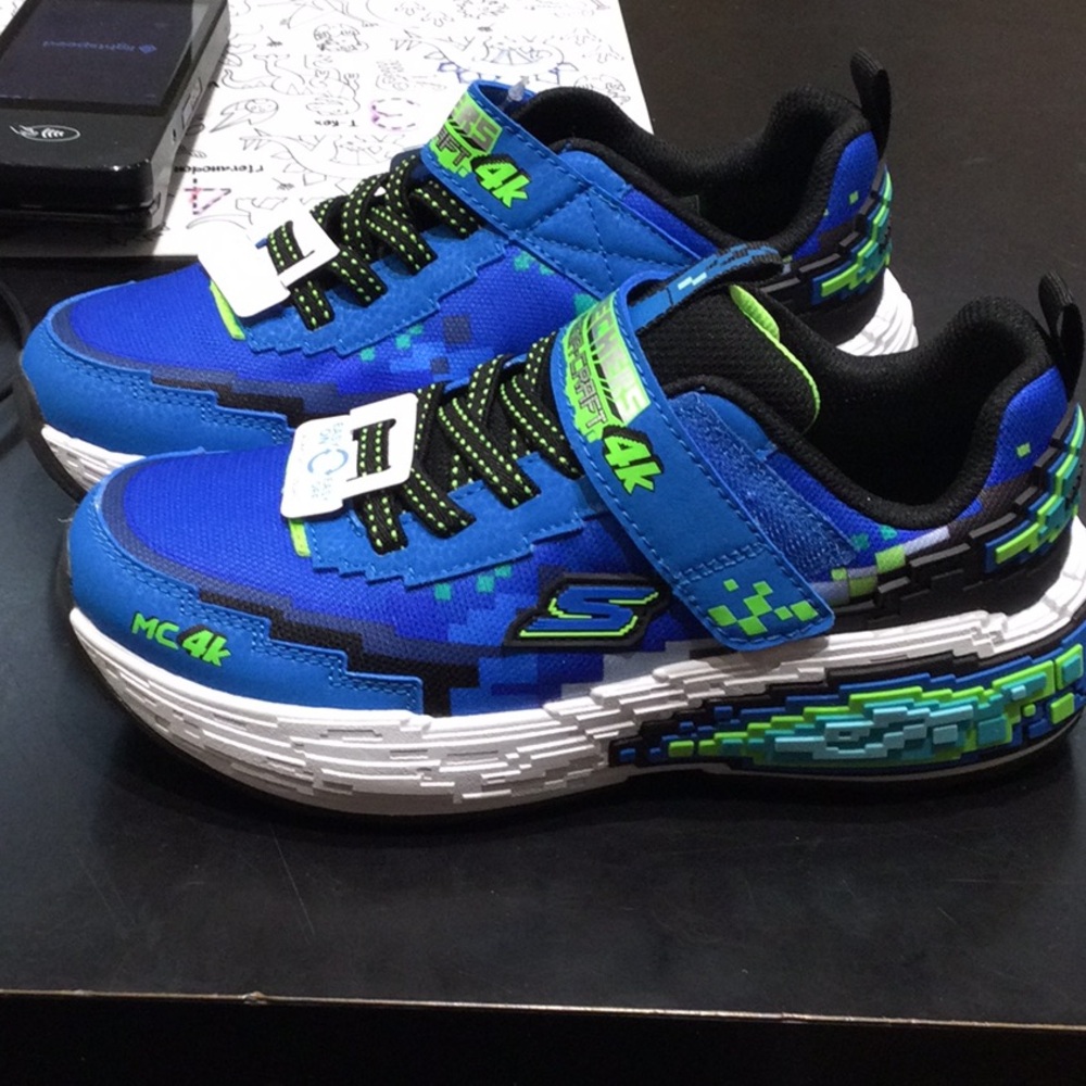 Skechers Mega-craft 4k blue multi size 3.5 NWT NIB